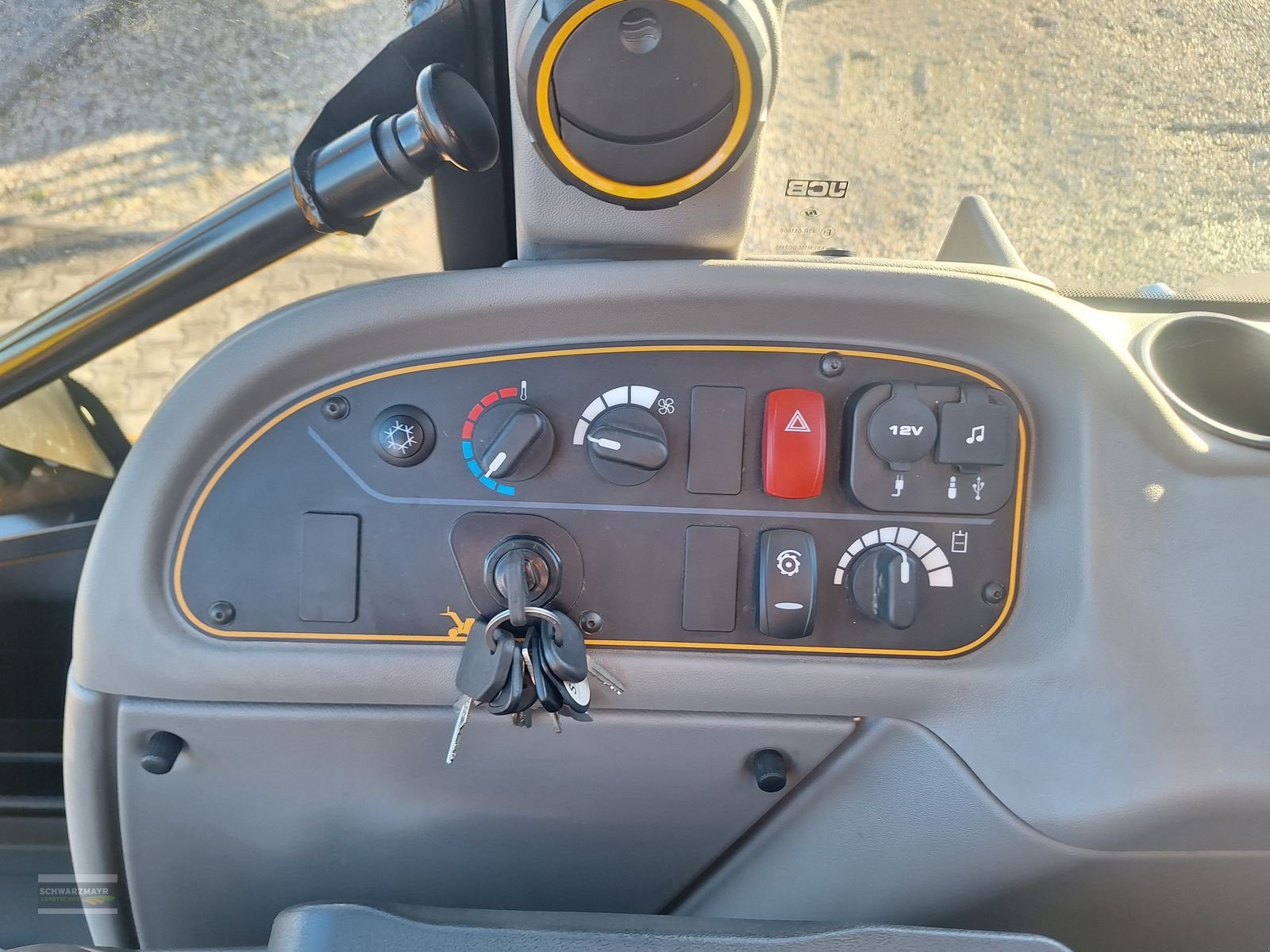 Hoflader of the type JCB TM 320 S, Vorführmaschine in Aurolzmünster (Picture 18)