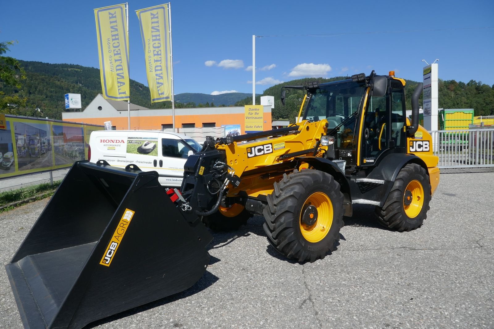 Hoflader del tipo JCB TM 320, Gebrauchtmaschine In Villach (Immagine 18)