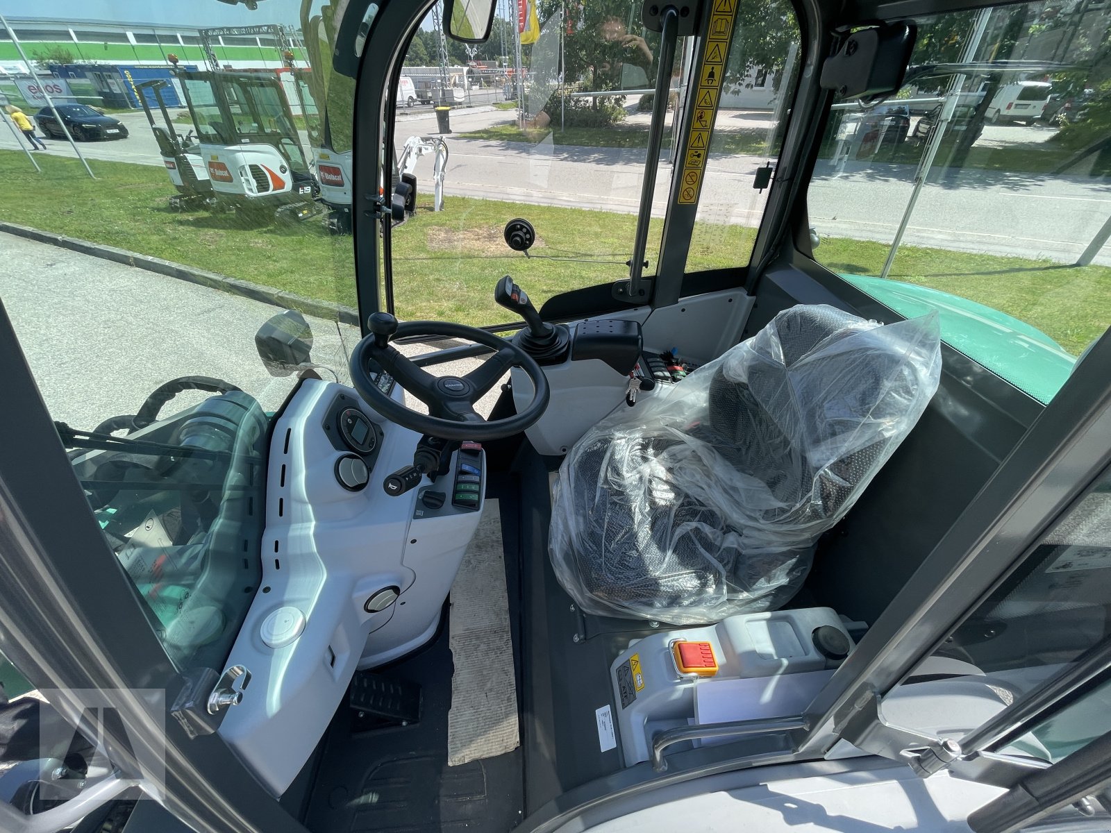 Hoflader of the type Kramer KL 25.5 e, Neumaschine in Tettenweis I Karpfham (Picture 19)