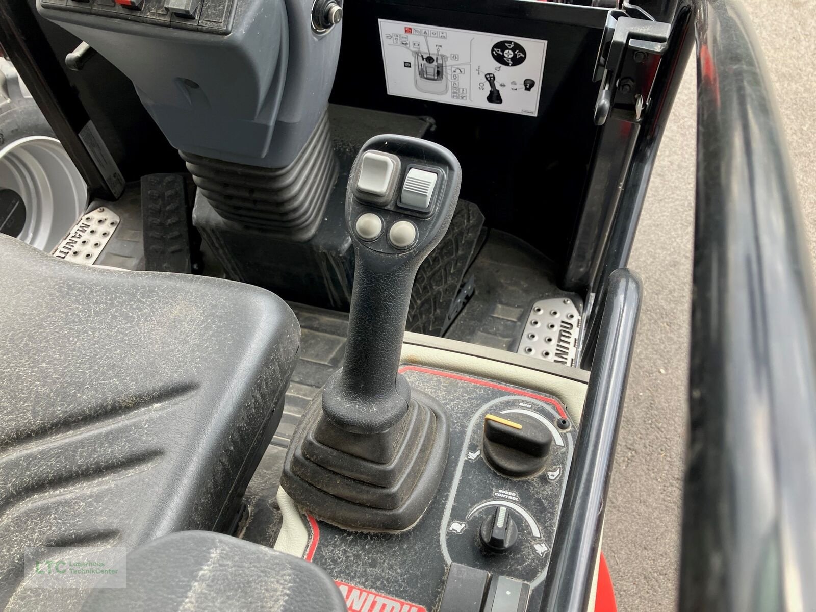 Hoflader of the type Manitou Manitou MLA 4-50, Vorführmaschine in Eggendorf (Picture 3)