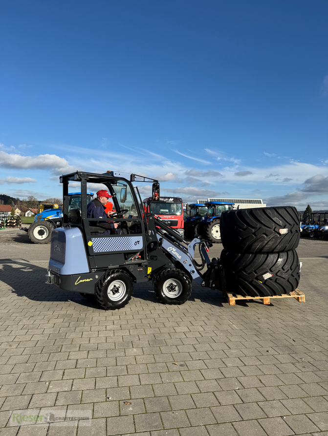 Hoflader del tipo MONA Lunar, voll elektrischer Hoflader mit Lithium-Eisenphosphat, bis zu 20% Förderung auf BAFA, Neumaschine In Nördlingen (Immagine 1)