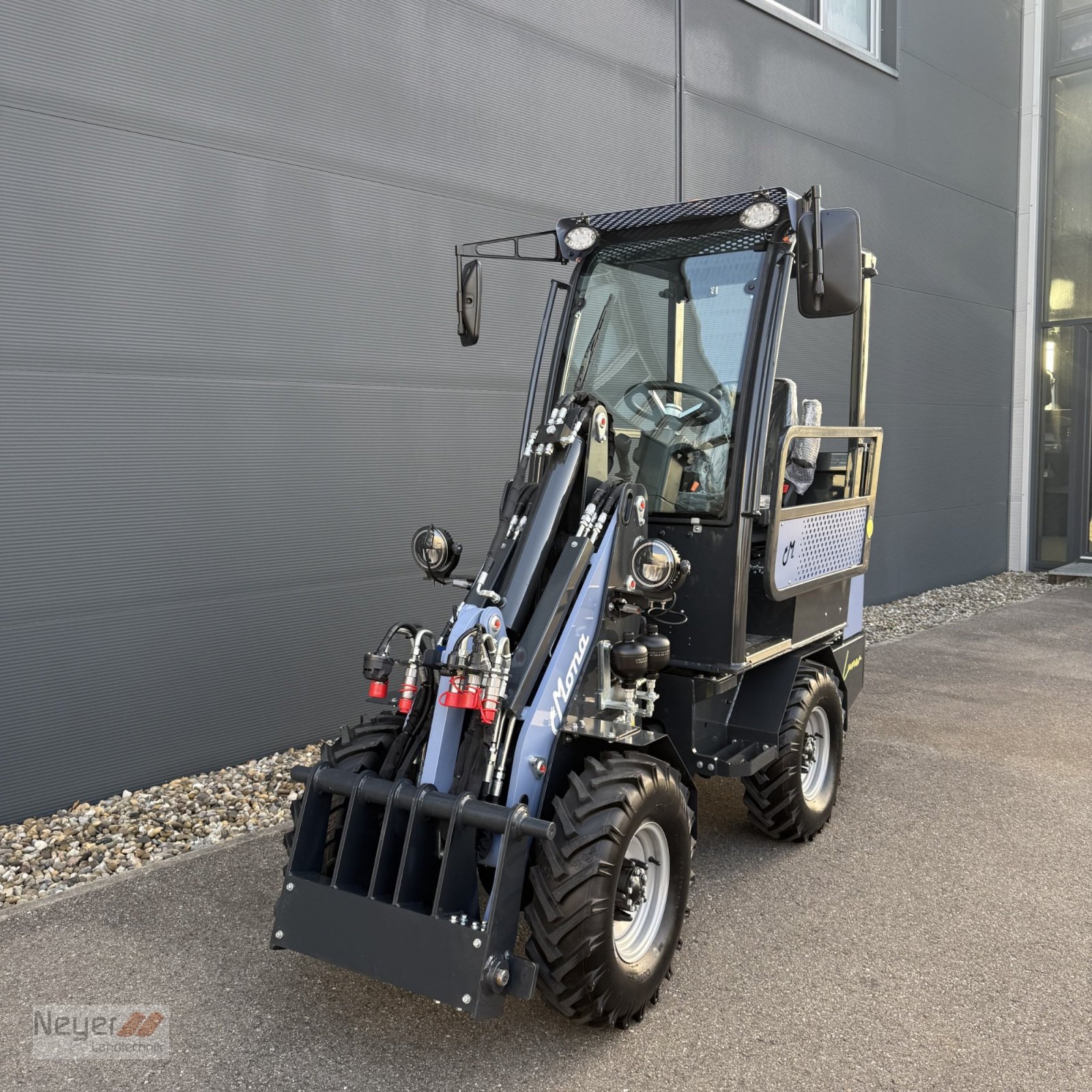 Hoflader des Typs MONA Lunar, Neumaschine in Bad Waldsee Mennisweiler (Bild 8)