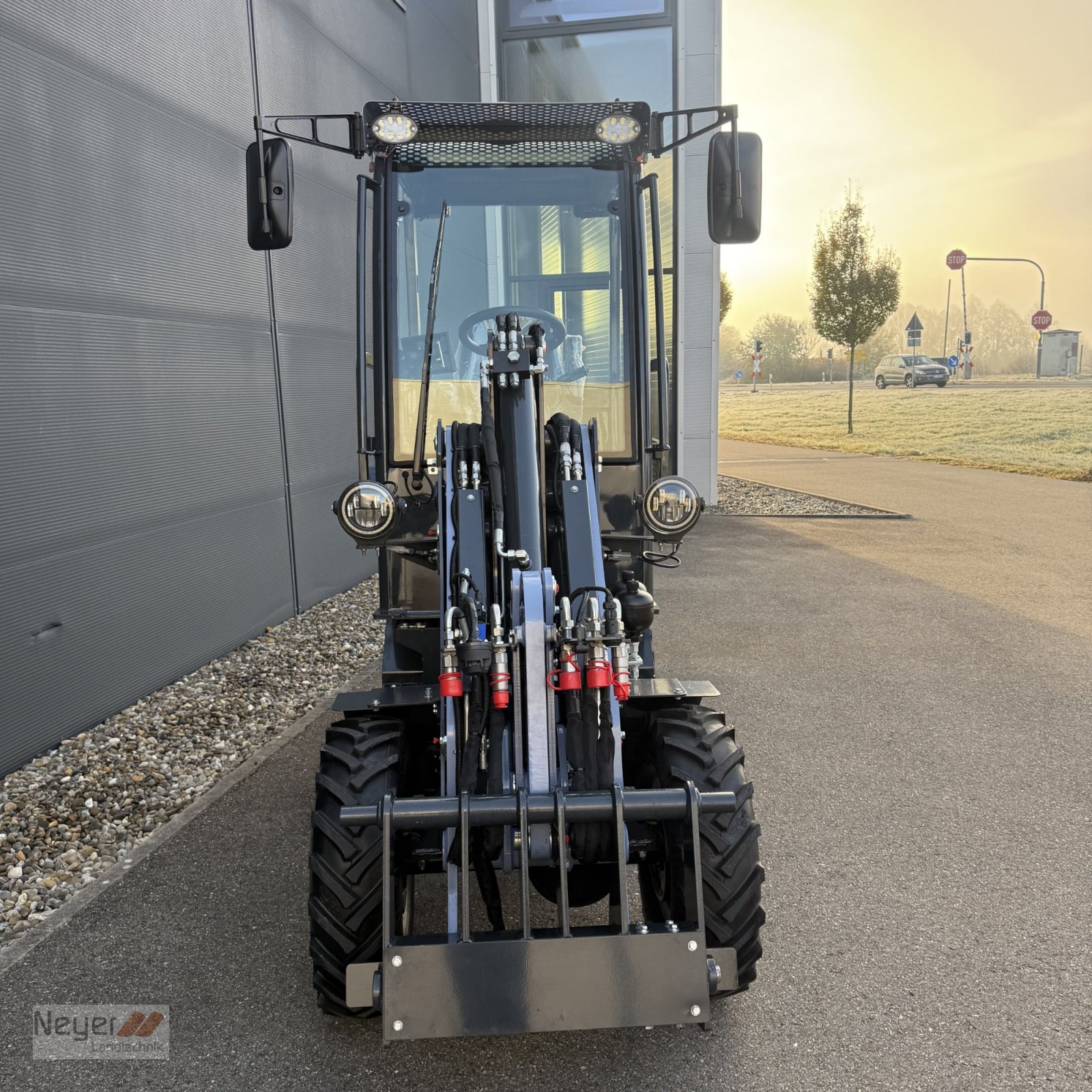 Hoflader des Typs MONA Lunar, Neumaschine in Bad Waldsee Mennisweiler (Bild 10)
