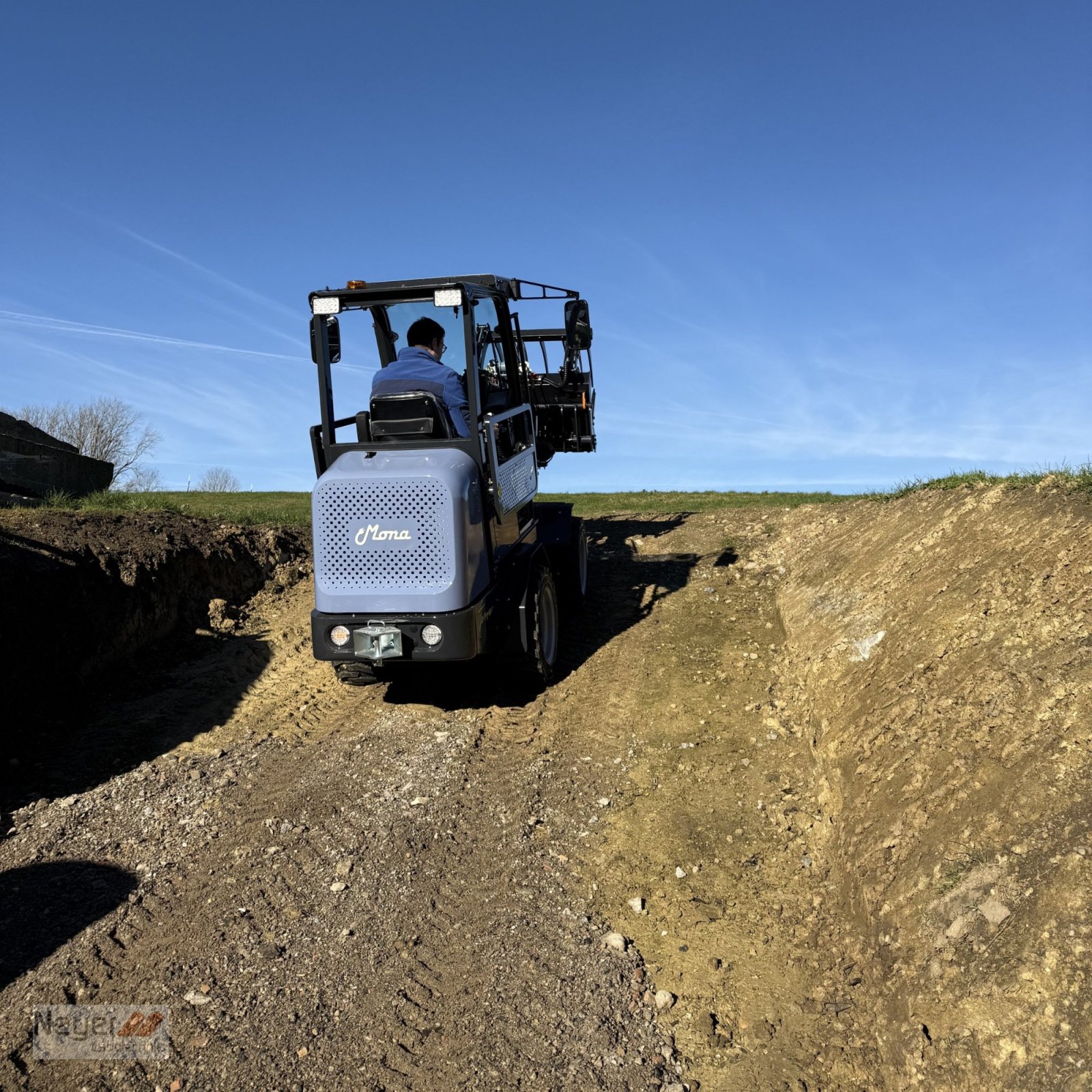 Hoflader des Typs MONA Terra, Neumaschine in Bad Waldsee Mennisweiler (Bild 11)
