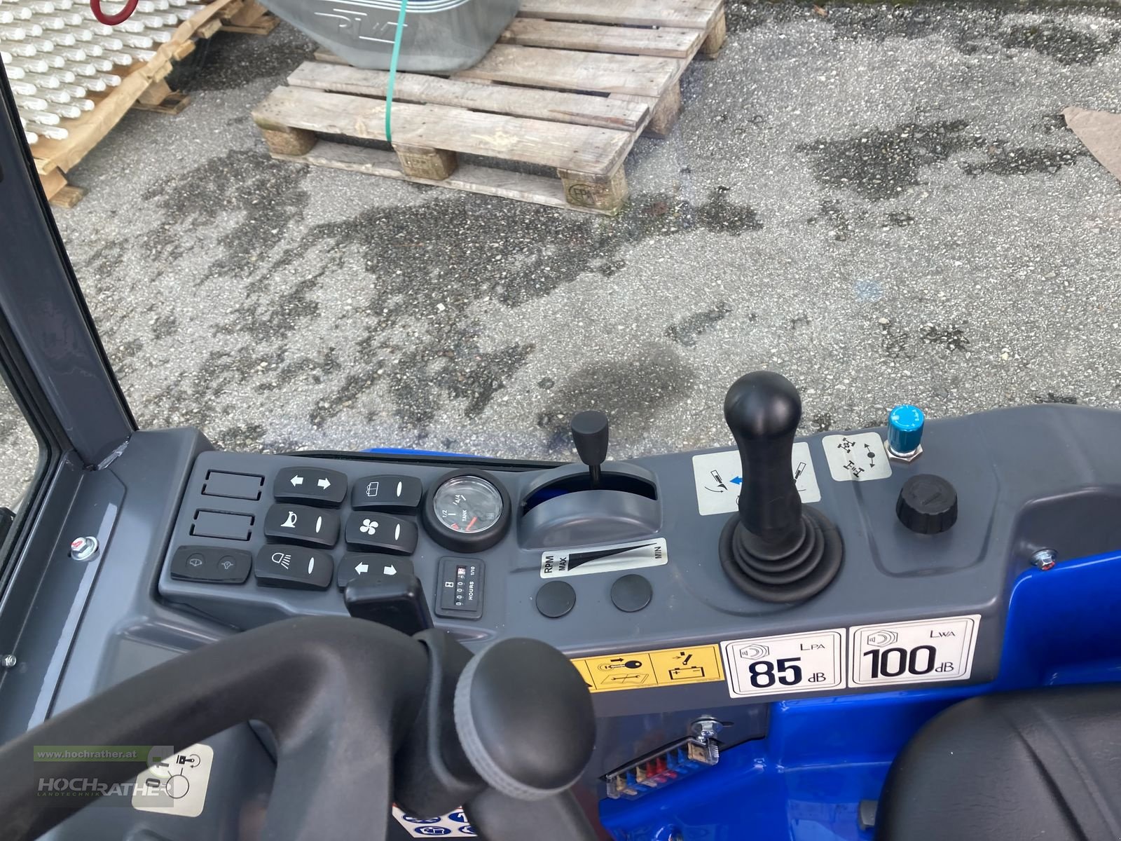 Hoflader of the type Multione 2.3 EFI, Neumaschine in Kronstorf (Picture 13)