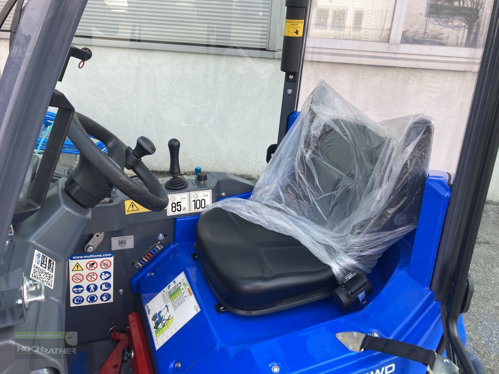 Hoflader of the type Multione 2.3 EFI, Neumaschine in Kronstorf (Picture 15)