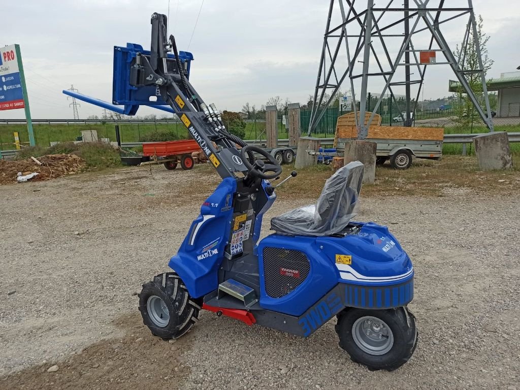 Hoflader a típus Multione Valet de ferme Multione 1.1 Matériel Neuf, Gebrauchtmaschine ekkor: BEAUREPAIRE (Kép 10)