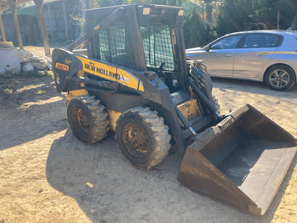 Hoflader of the type New Holland LS 160 A, Gebrauchtmaschine in TREMEUR (Picture 2)