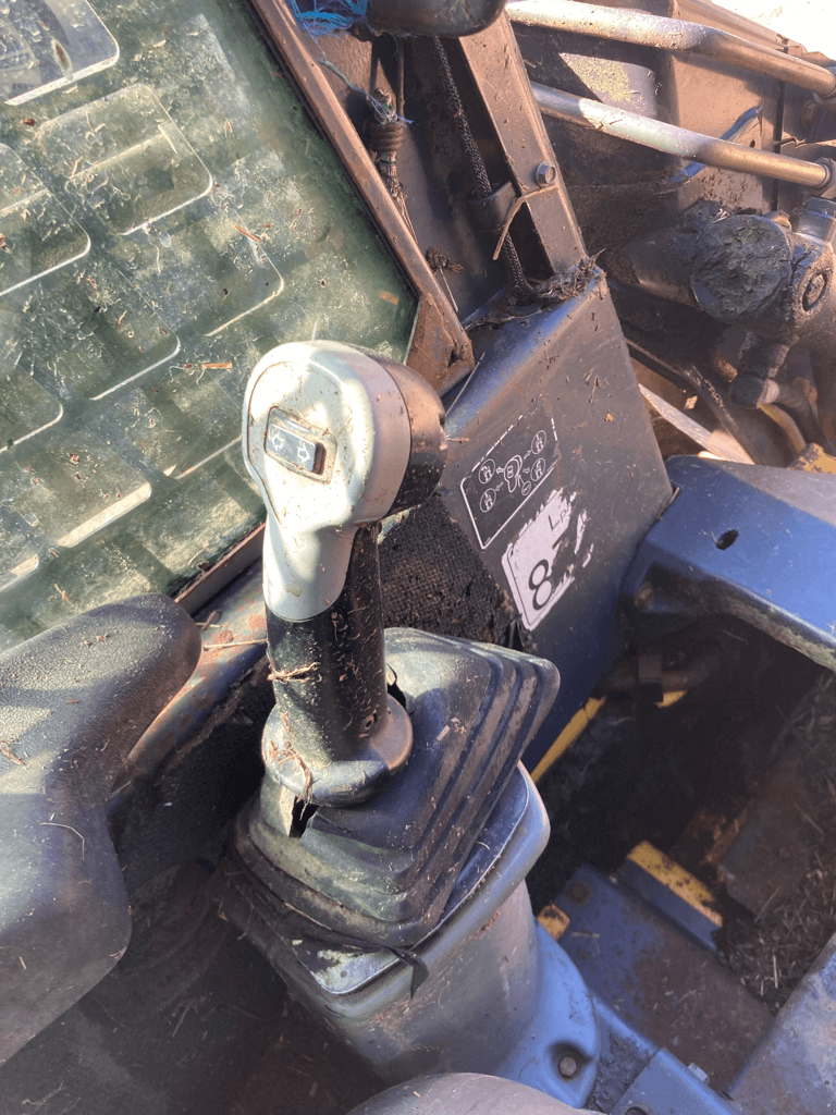 Hoflader of the type New Holland LS 160 A, Gebrauchtmaschine in TREMEUR (Picture 6)