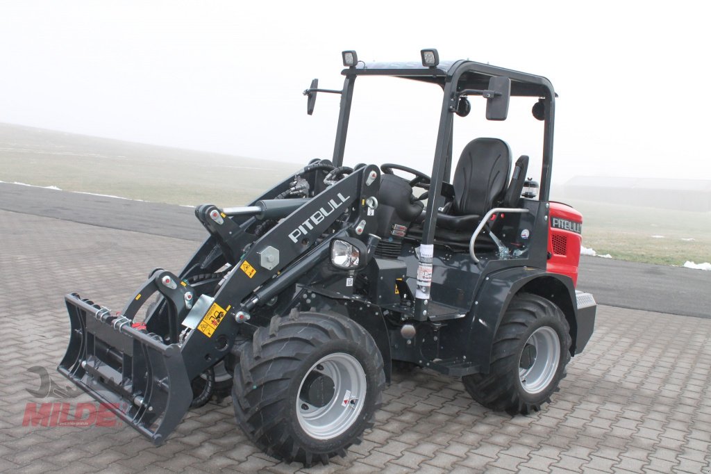 Hoflader of the type Pitbull X27-26, Neumaschine in Gebenbach (Picture 3)