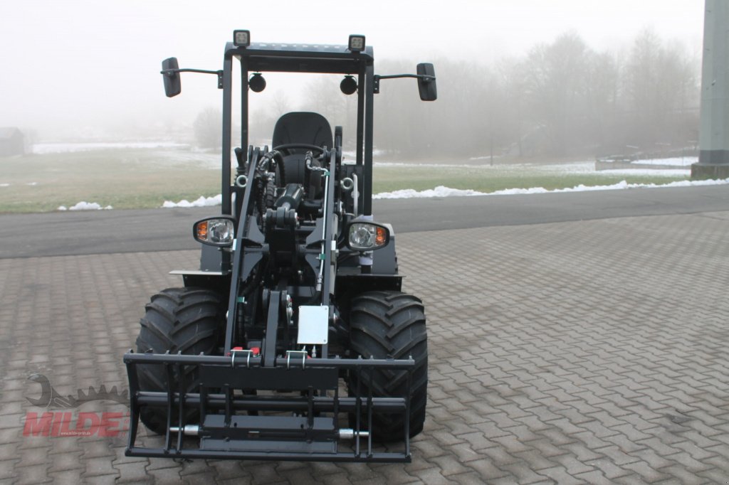 Hoflader of the type Pitbull X27-26, Neumaschine in Gebenbach (Picture 5)