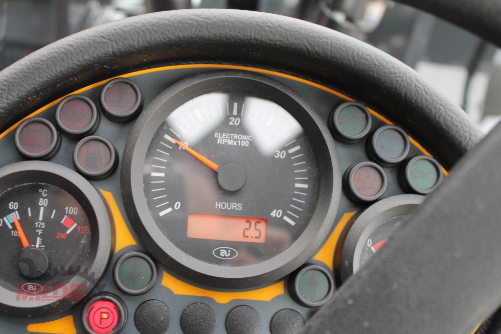 Hoflader of the type Pitbull X27-26, Neumaschine in Gebenbach (Picture 15)