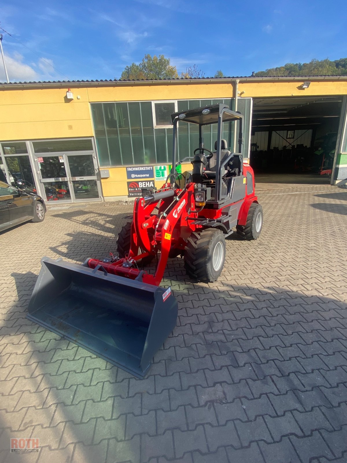 Hoflader of the type Puma Multipower PHL 34C, Neumaschine in Untermünkheim (Picture 1)