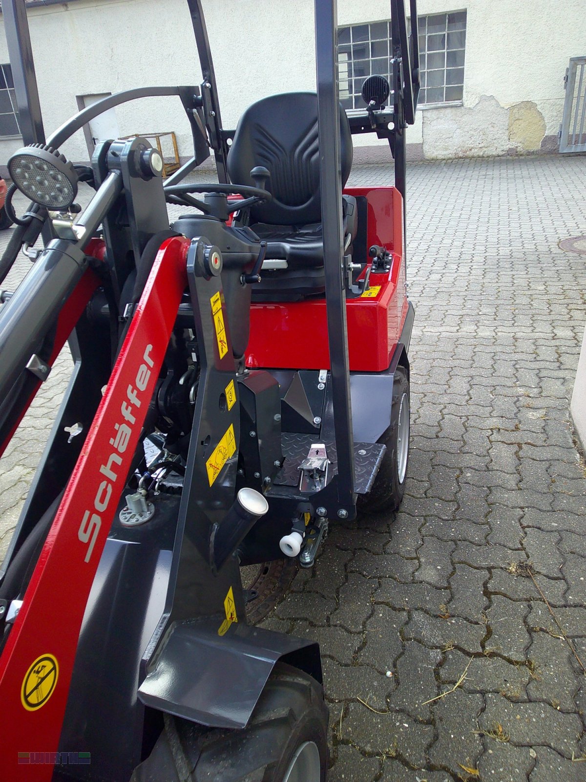 Hoflader of the type Schäffer 1622 Hoflader, Außenbreite 89 cm kommt durch jede Tür, der kleine für Haus und Hof, Neumaschine in Buchdorf (Picture 7)