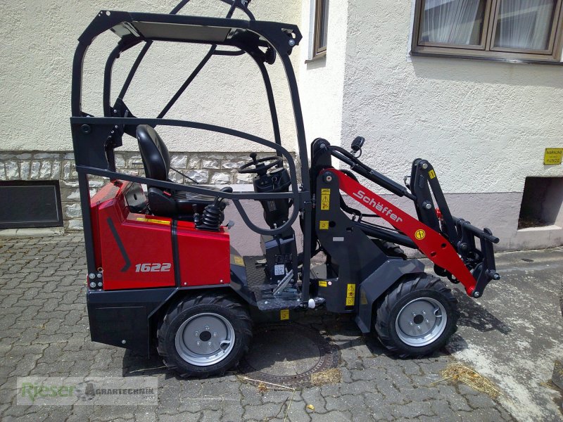 Hoflader of the type Schäffer 1622 Hoflader, Neumaschine in Nördlingen (Picture 1)