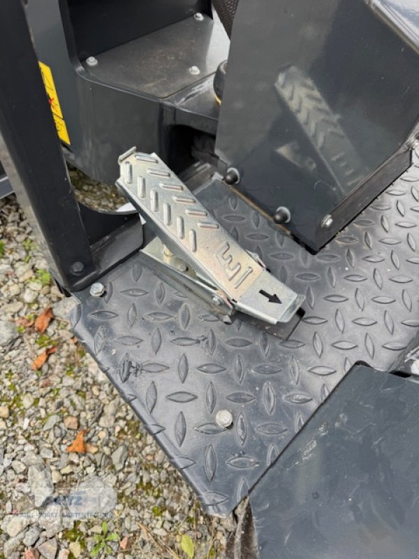 Hoflader of the type Schäffer 1622, Neumaschine in Lindenfels-Glattbach (Picture 4)