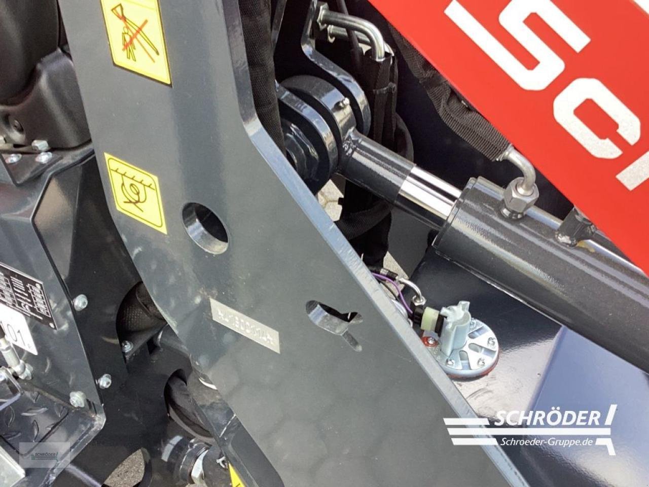 Hoflader des Typs Schäffer 1622, Neumaschine in Norden (Bild 4)