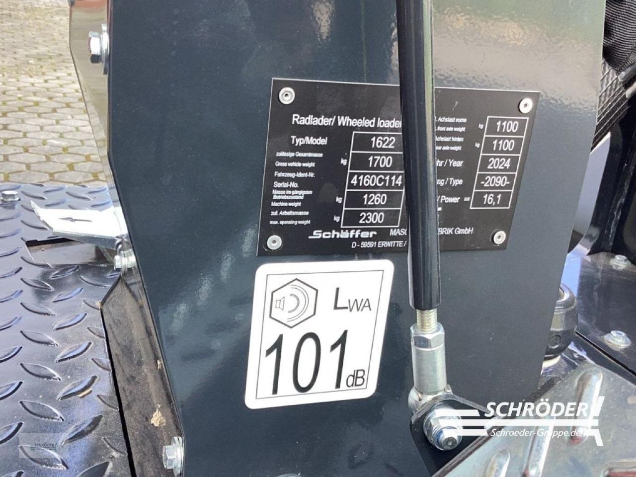 Hoflader des Typs Schäffer 1622, Neumaschine in Norden (Bild 5)