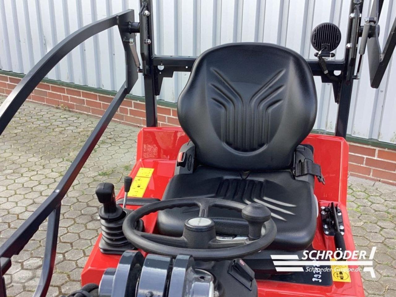 Hoflader des Typs Schäffer 1622, Neumaschine in Norden (Bild 15)