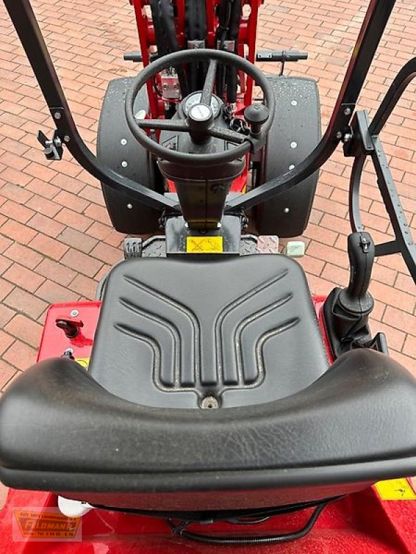 Hoflader des Typs Schäffer 2028 - 2 Euro-Aufnahme, Neumaschine in Neuenkirchen-Vinte (Bild 6)