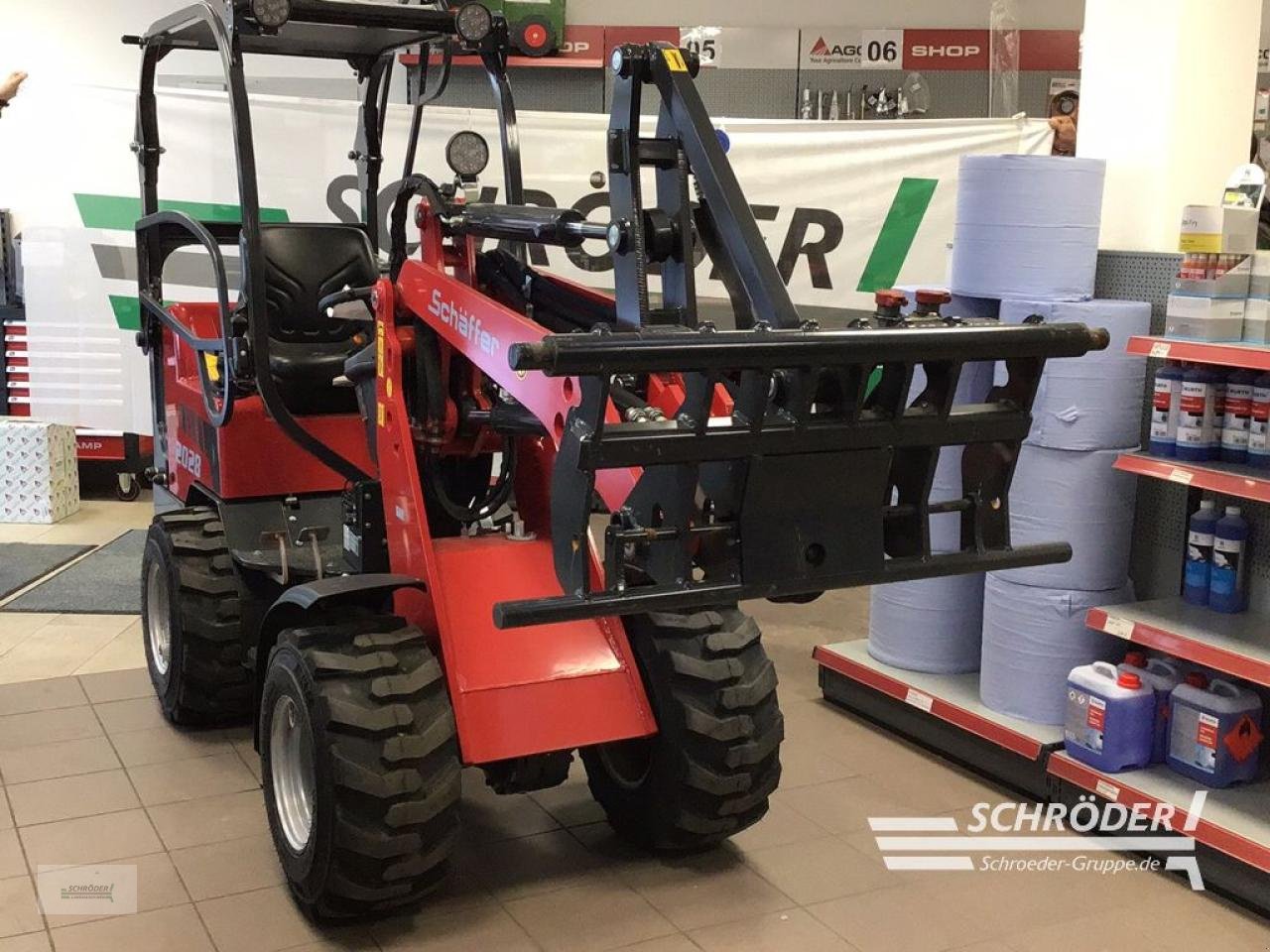 Hoflader van het type Schäffer 2028-2, Neumaschine in Penzlin (Foto 1)