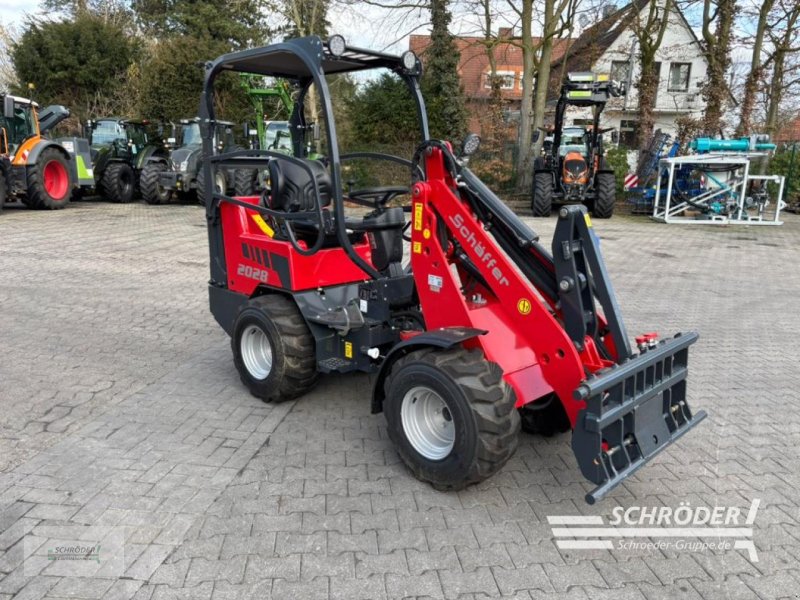 Hoflader del tipo Schäffer 2028-2, Neumaschine en Wildeshausen