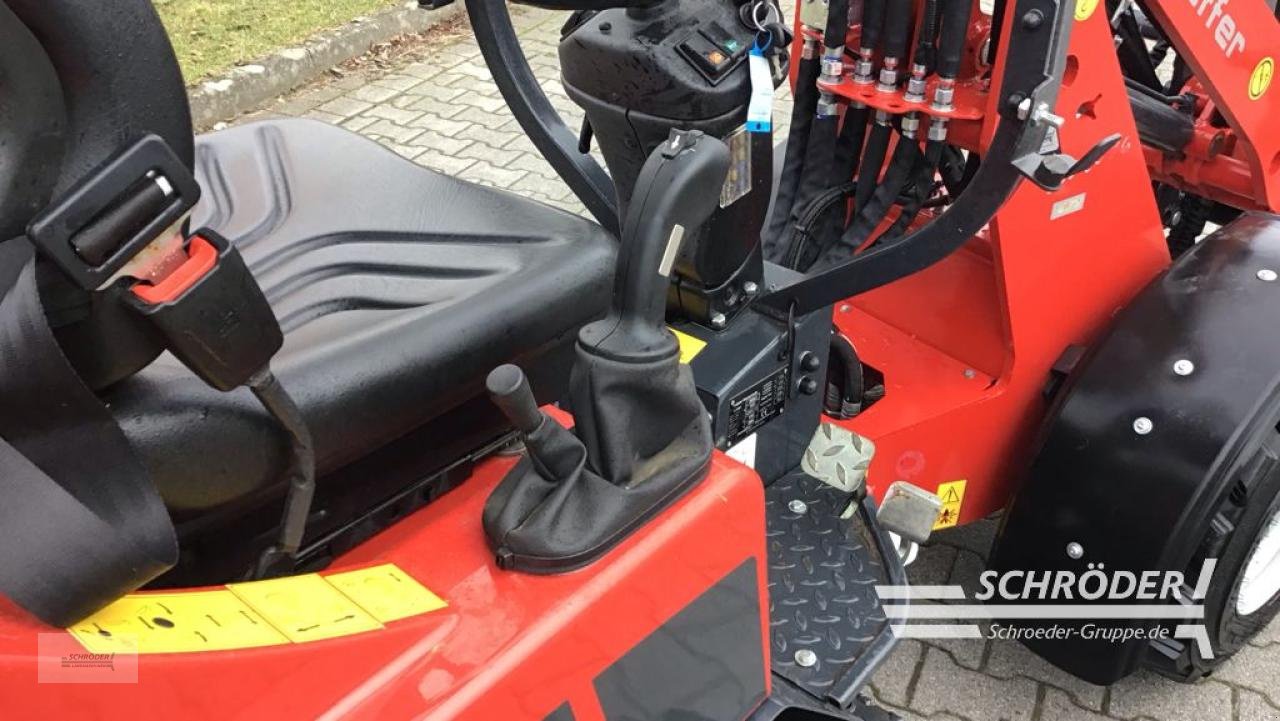 Hoflader типа Schäffer 2028-2, Neumaschine в Westerstede (Фотография 2)