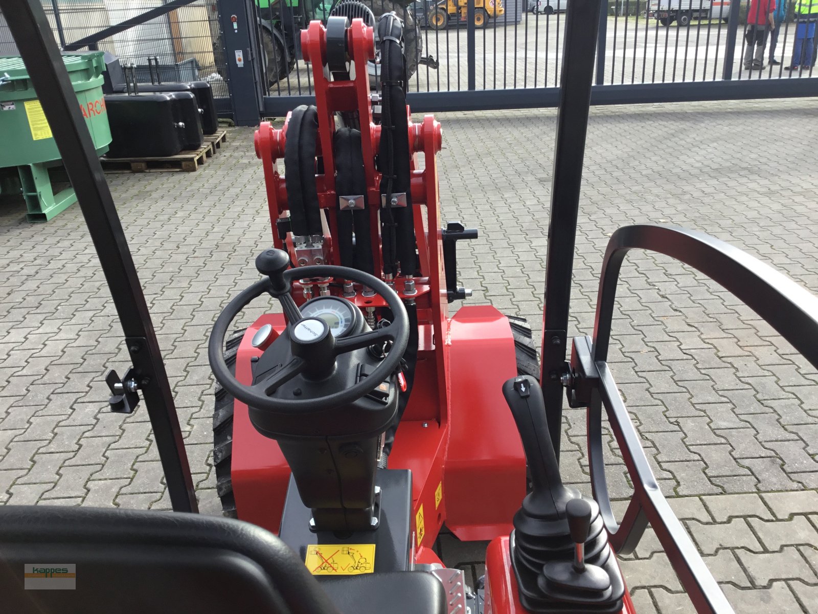 Hoflader des Typs Schäffer 2028 SLT, Neumaschine in Niederstetten (Bild 3)