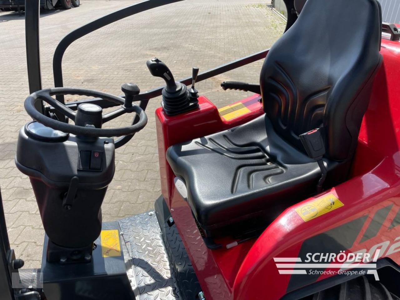 Hoflader des Typs Schäffer 2028 SLT, Neumaschine in Völkersen (Bild 10)