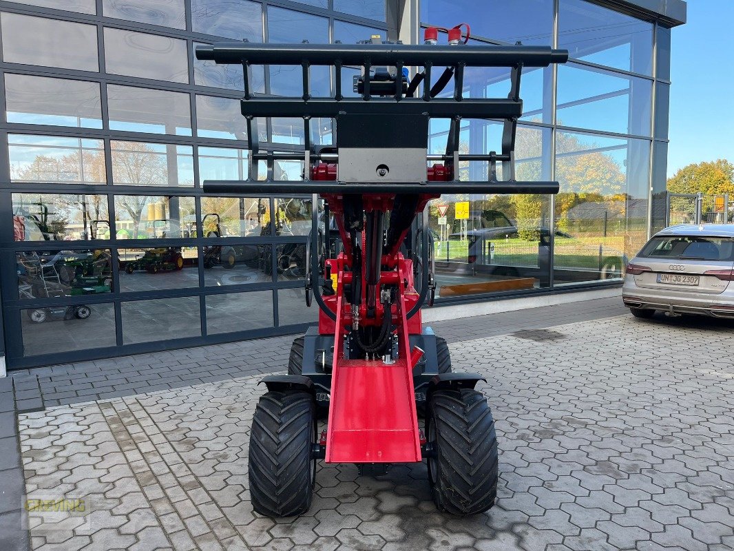 Hoflader of the type Schäffer 2028, Neumaschine in Heiden (Picture 2)