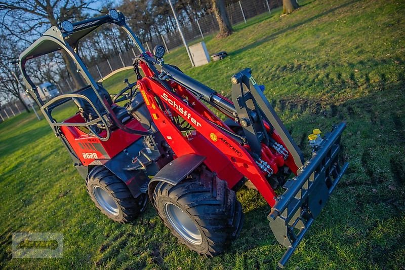 Hoflader des Typs Schäffer 2628, Neumaschine in Andervenne (Bild 11)