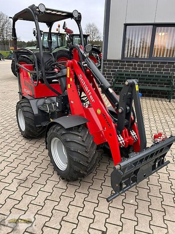 Hoflader des Typs Schäffer 2628, Neumaschine in Andervenne (Bild 14)