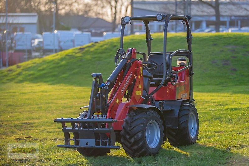 Hoflader des Typs Schäffer 2628, Neumaschine in Andervenne (Bild 1)