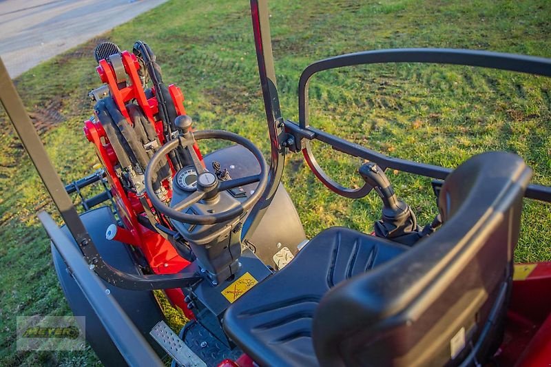 Hoflader des Typs Schäffer 2628, Neumaschine in Andervenne (Bild 7)