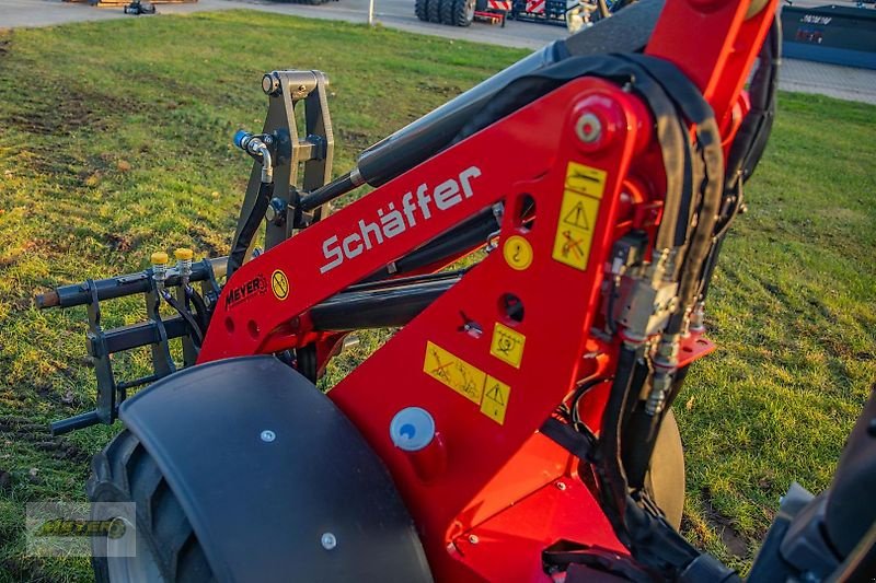 Hoflader des Typs Schäffer 2628, Neumaschine in Andervenne (Bild 5)