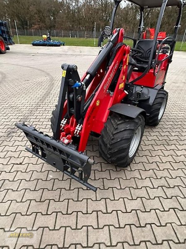 Hoflader des Typs Schäffer 2628, Neumaschine in Andervenne (Bild 15)