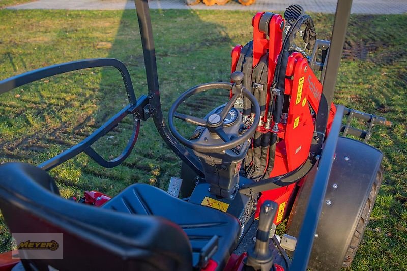 Hoflader des Typs Schäffer 2628, Neumaschine in Andervenne (Bild 8)