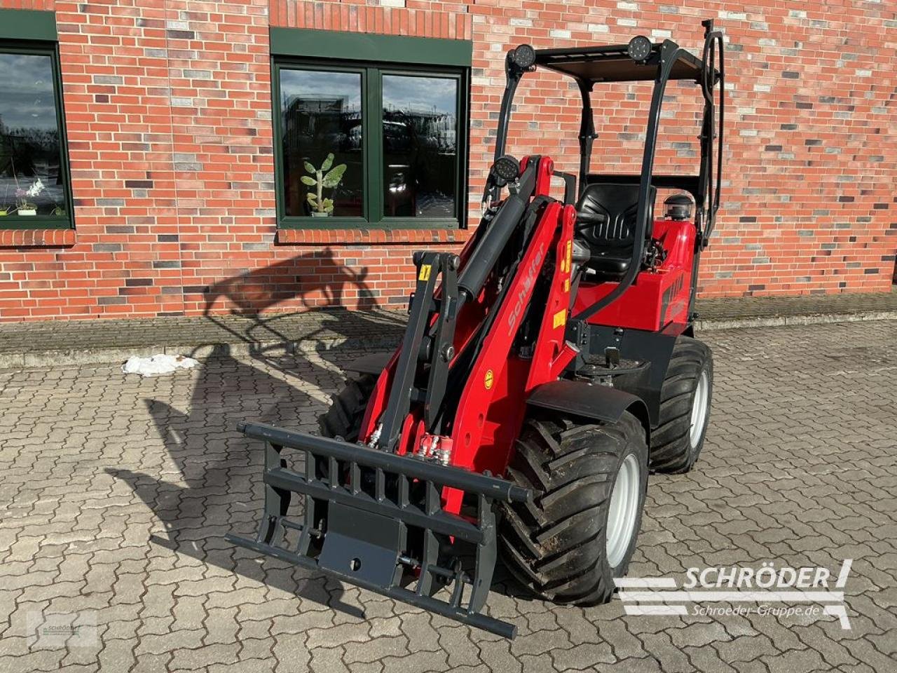 Hoflader van het type Schäffer 2628, Neumaschine in Friedland (Foto 5)