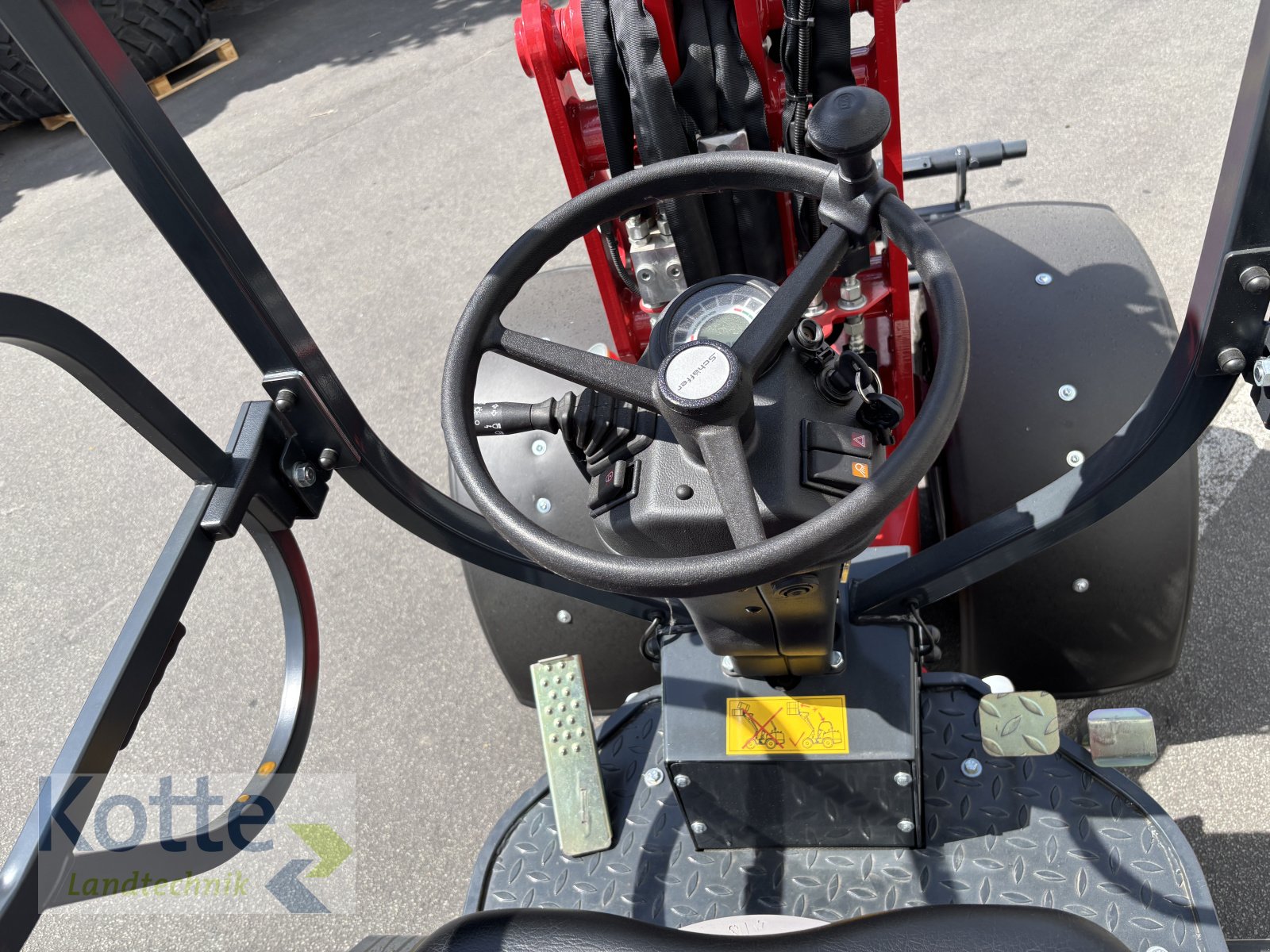 Hoflader of the type Schäffer 2628, Neumaschine in Rieste (Picture 10)