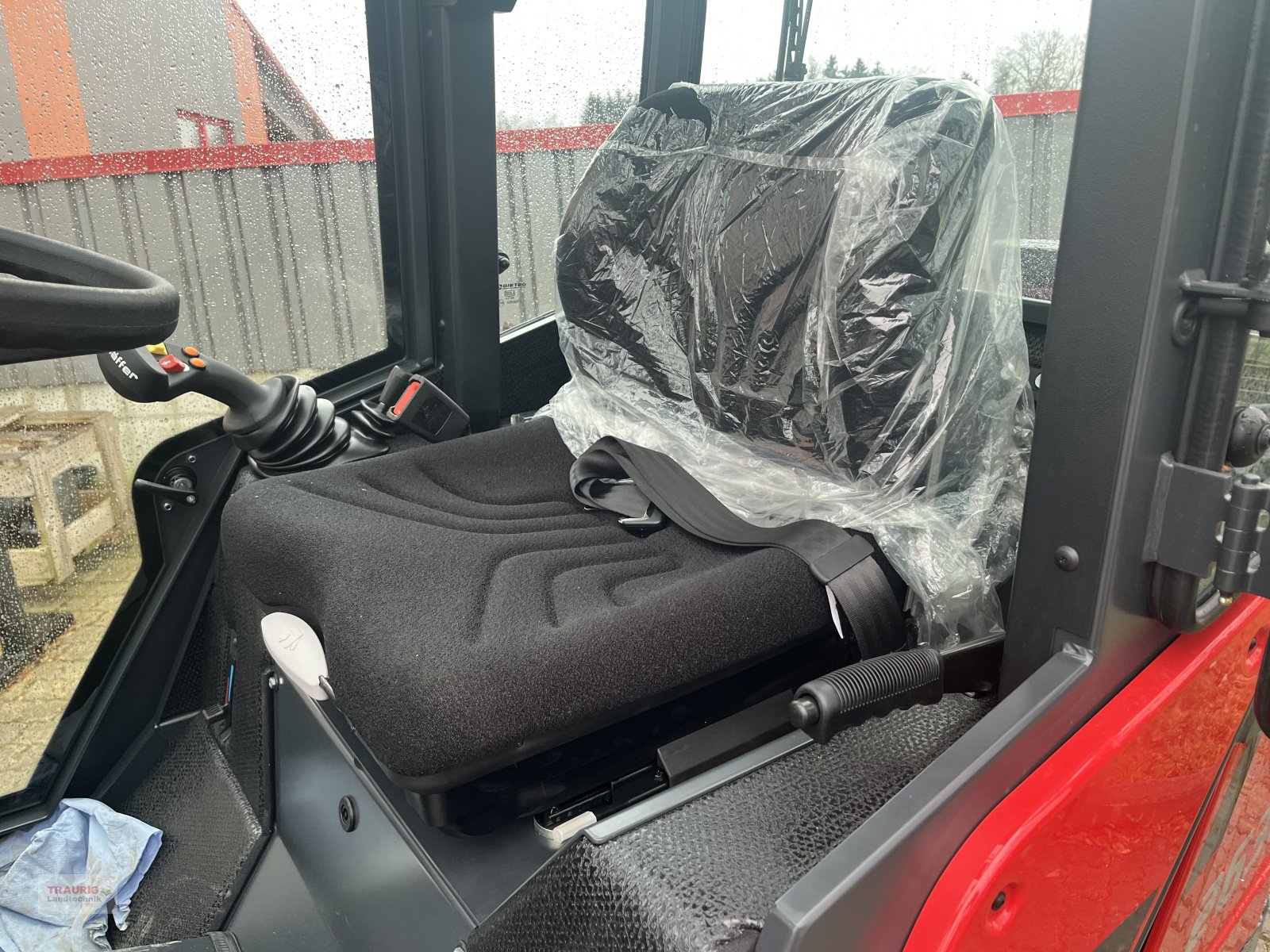 Hoflader des Typs Schäffer 2630 m. Kabine, Neumaschine in Mainburg/Wambach (Bild 8)