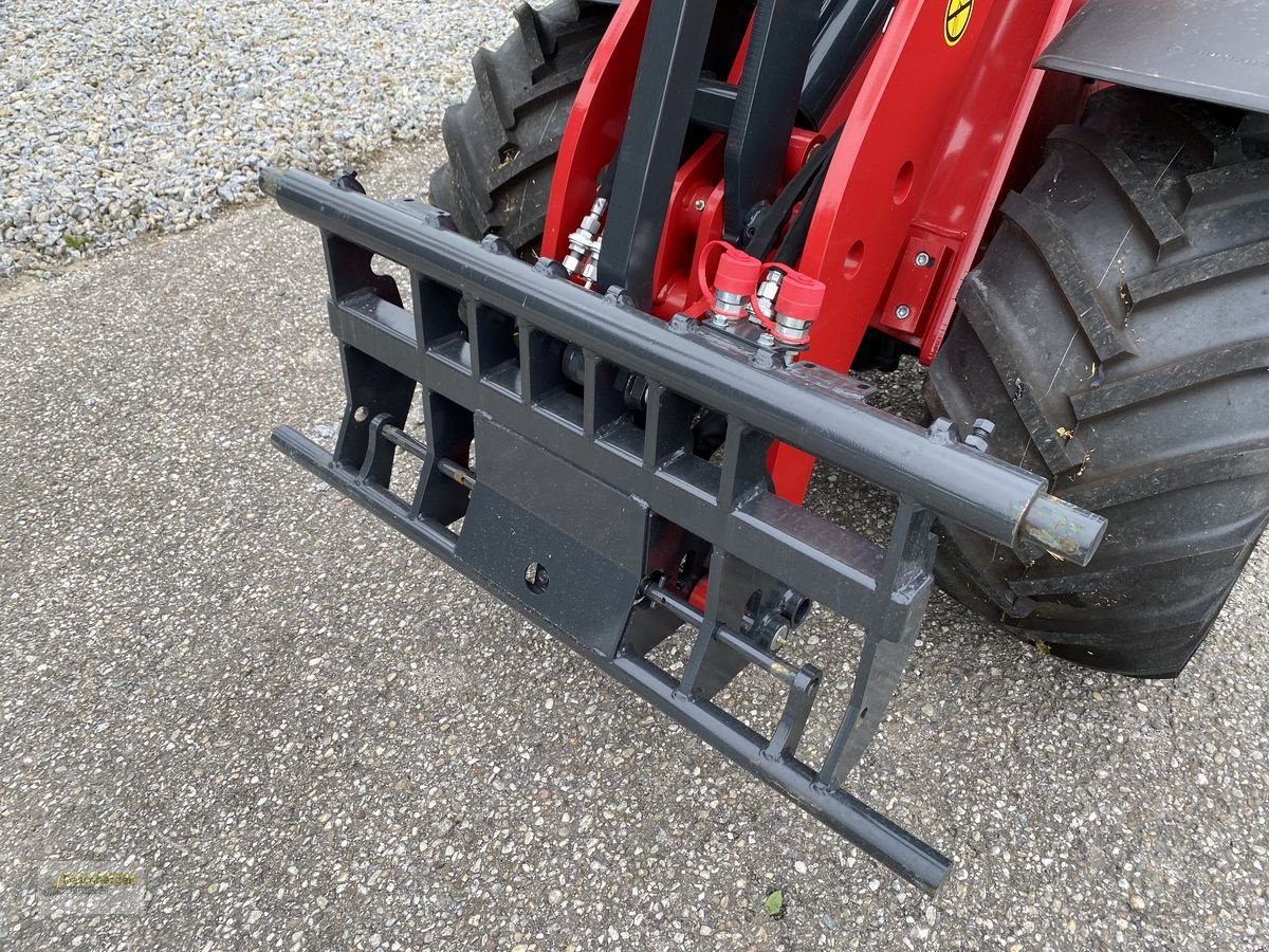 Hoflader of the type Schäffer 2630, Neumaschine in Senftenbach (Picture 9)