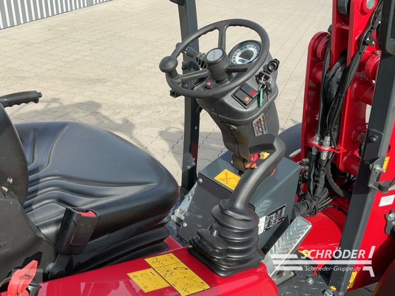 Hoflader of the type Schäffer 3630, Neumaschine in Hemmoor (Picture 10)