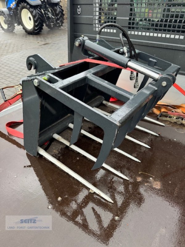 Hoflader of the type Schäffer Krokodilbgebiss 1,0 m, Neumaschine in Lindenfels-Glattbach (Picture 1)