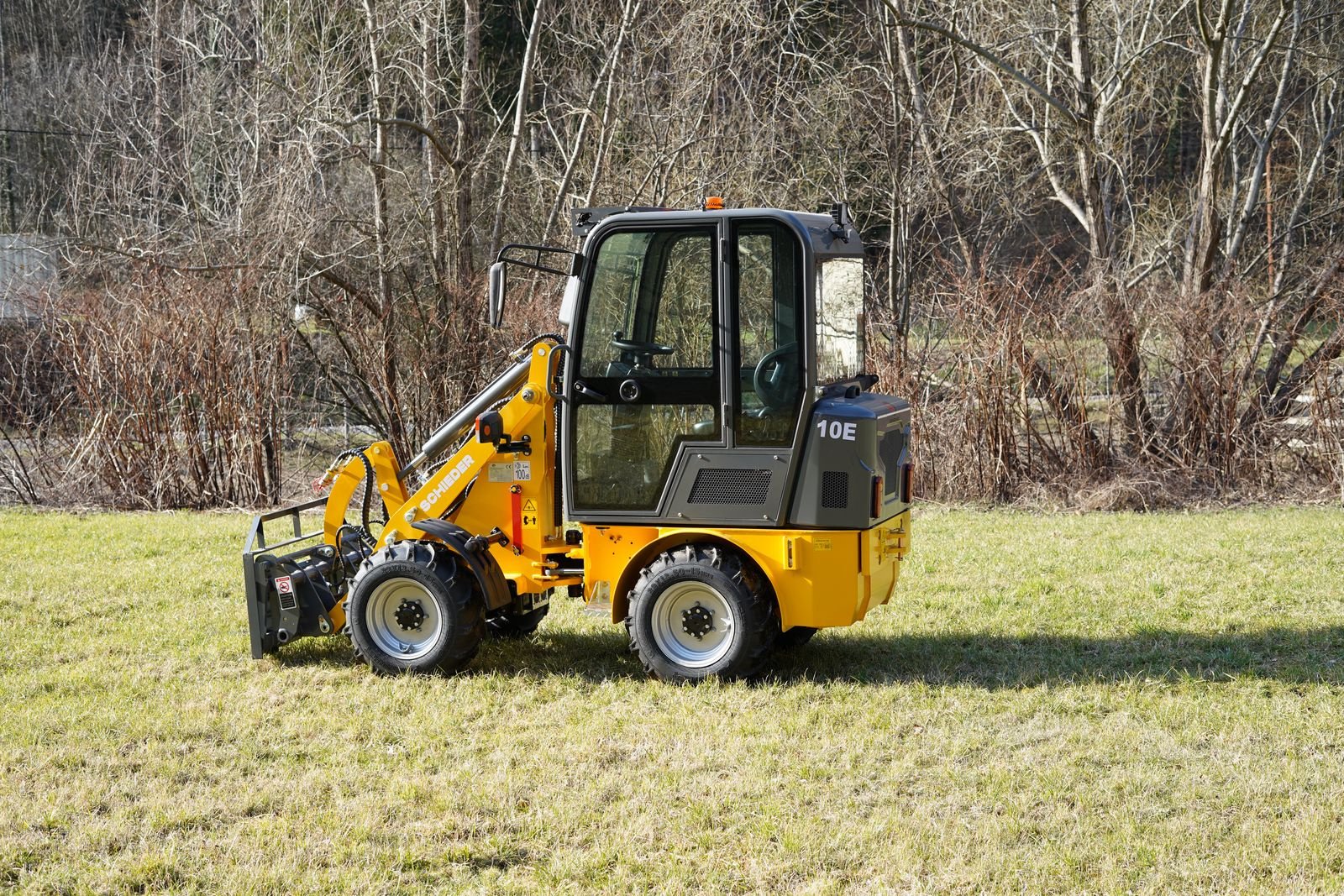 Hoflader of the type schieder 4WD Elektro-Lader-(Hoflader)10E mit Kabine, Neumaschine in mixnitz (Picture 1)
