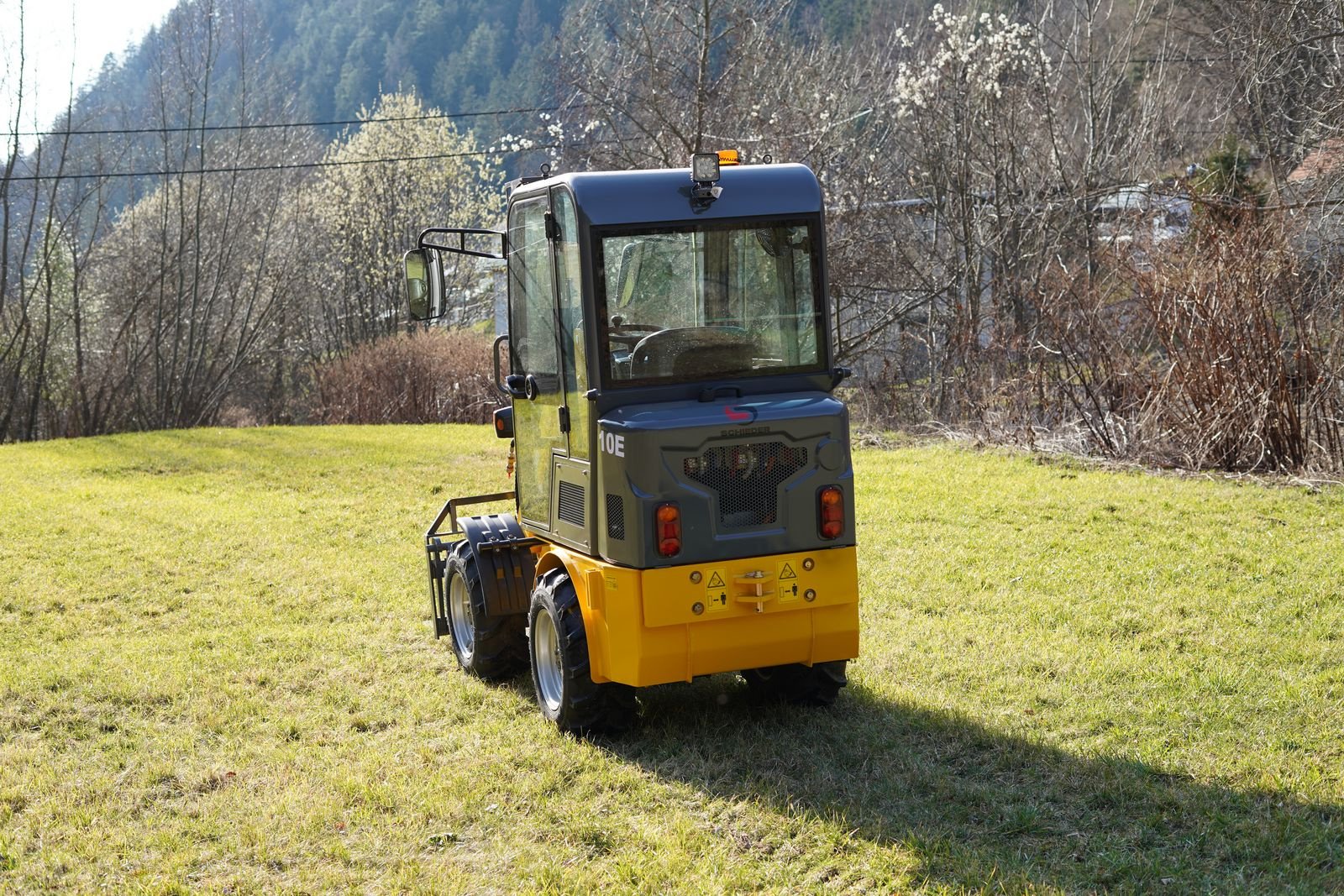Hoflader of the type schieder 4WD Elektro-Lader-(Hoflader)10E mit Kabine, Neumaschine in mixnitz (Picture 2)