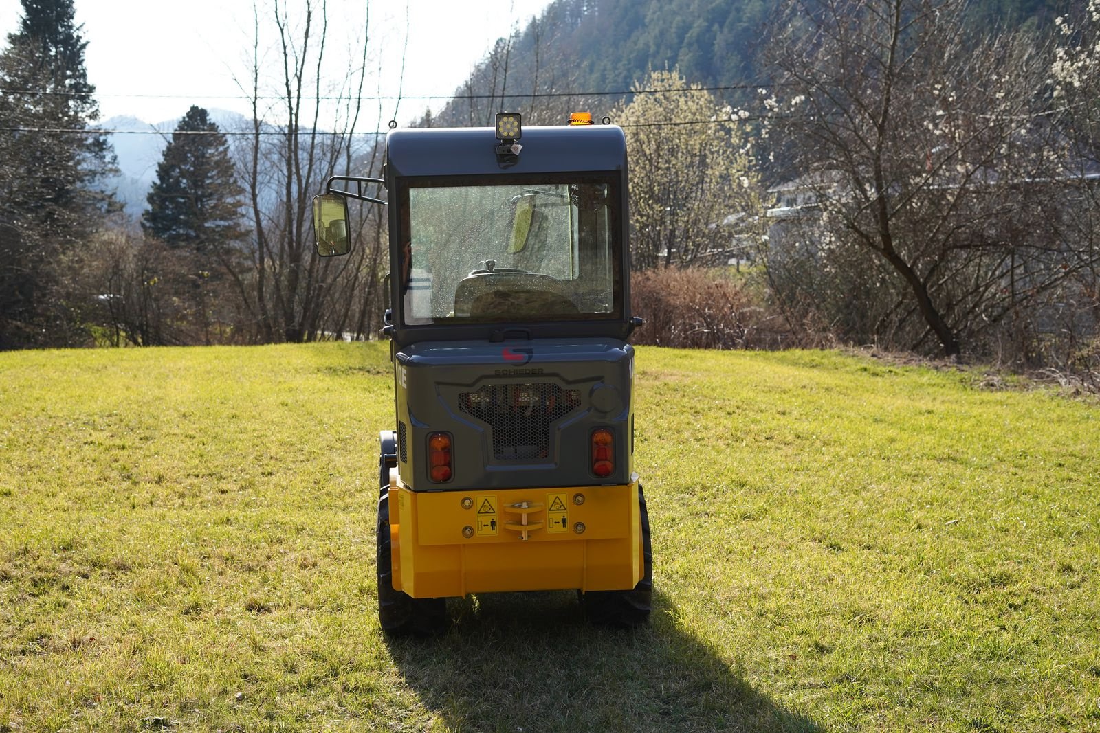 Hoflader of the type schieder 4WD Elektro-Lader-(Hoflader)10E mit Kabine, Neumaschine in mixnitz (Picture 3)