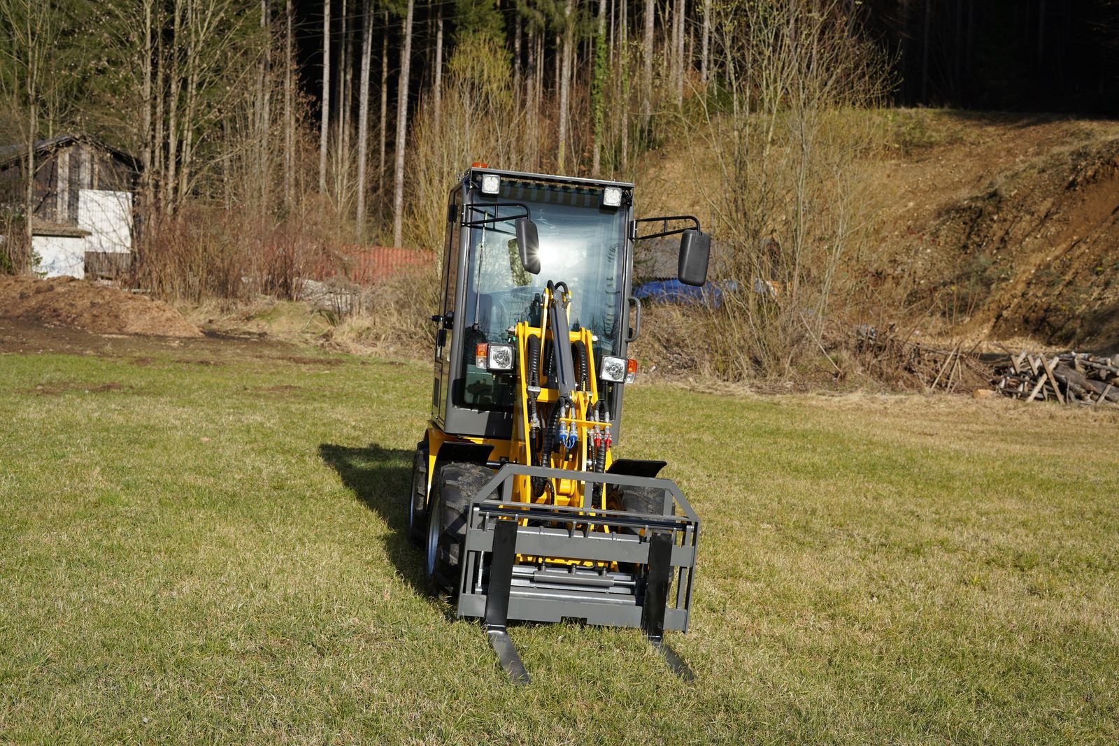 Hoflader of the type schieder 4WD Elektro-Lader-(Hoflader)10E mit Kabine, Neumaschine in mixnitz (Picture 10)