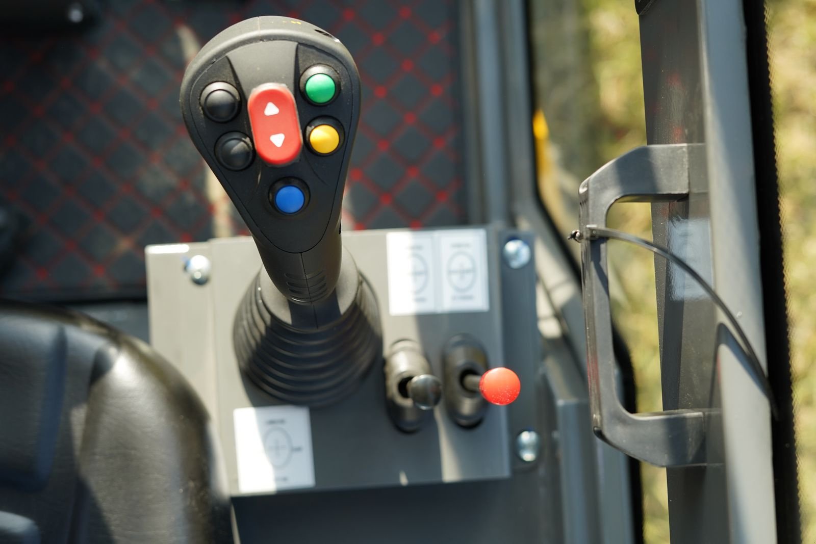 Hoflader of the type schieder 4WD Elektro-Lader-(Hoflader)10E mit Kabine, Neumaschine in mixnitz (Picture 21)