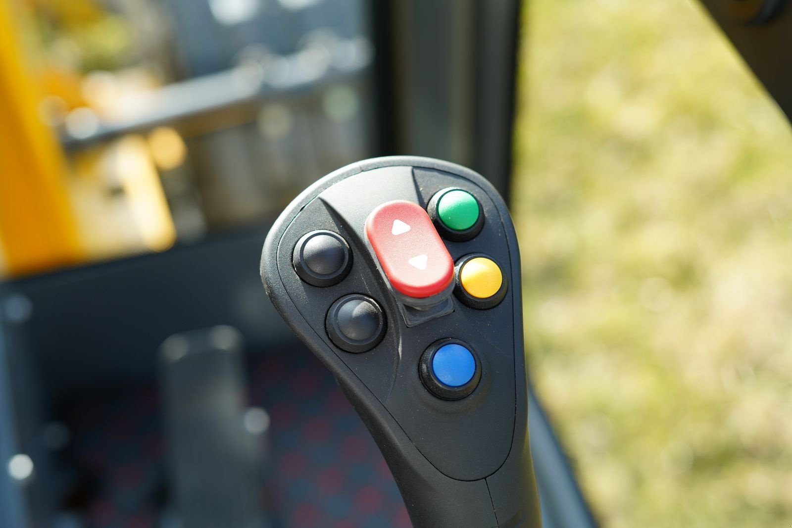 Hoflader of the type schieder 4WD Elektro-Lader-(Hoflader)10E mit Kabine, Neumaschine in mixnitz (Picture 24)