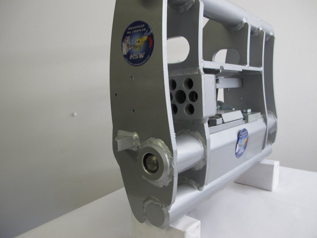 Hoflader of the type Sonstige HIGHSPEED OIL COUPLER, Neumaschine in Seekirchen (Picture 1)